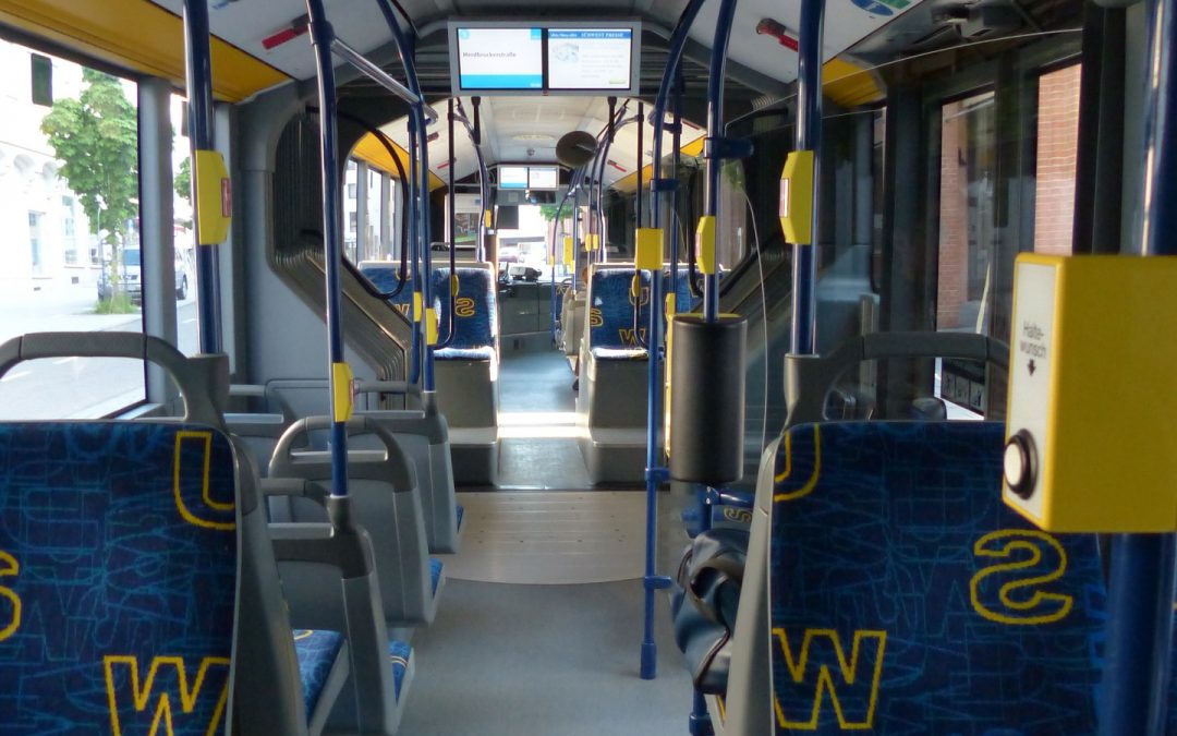 ¿Tengo derecho a indemnización en un accidente en transporte público?